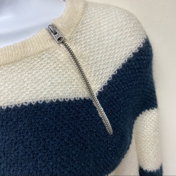 Abercrombie & Fitch Sweater - Size Extra Small - Picture 2 of 8